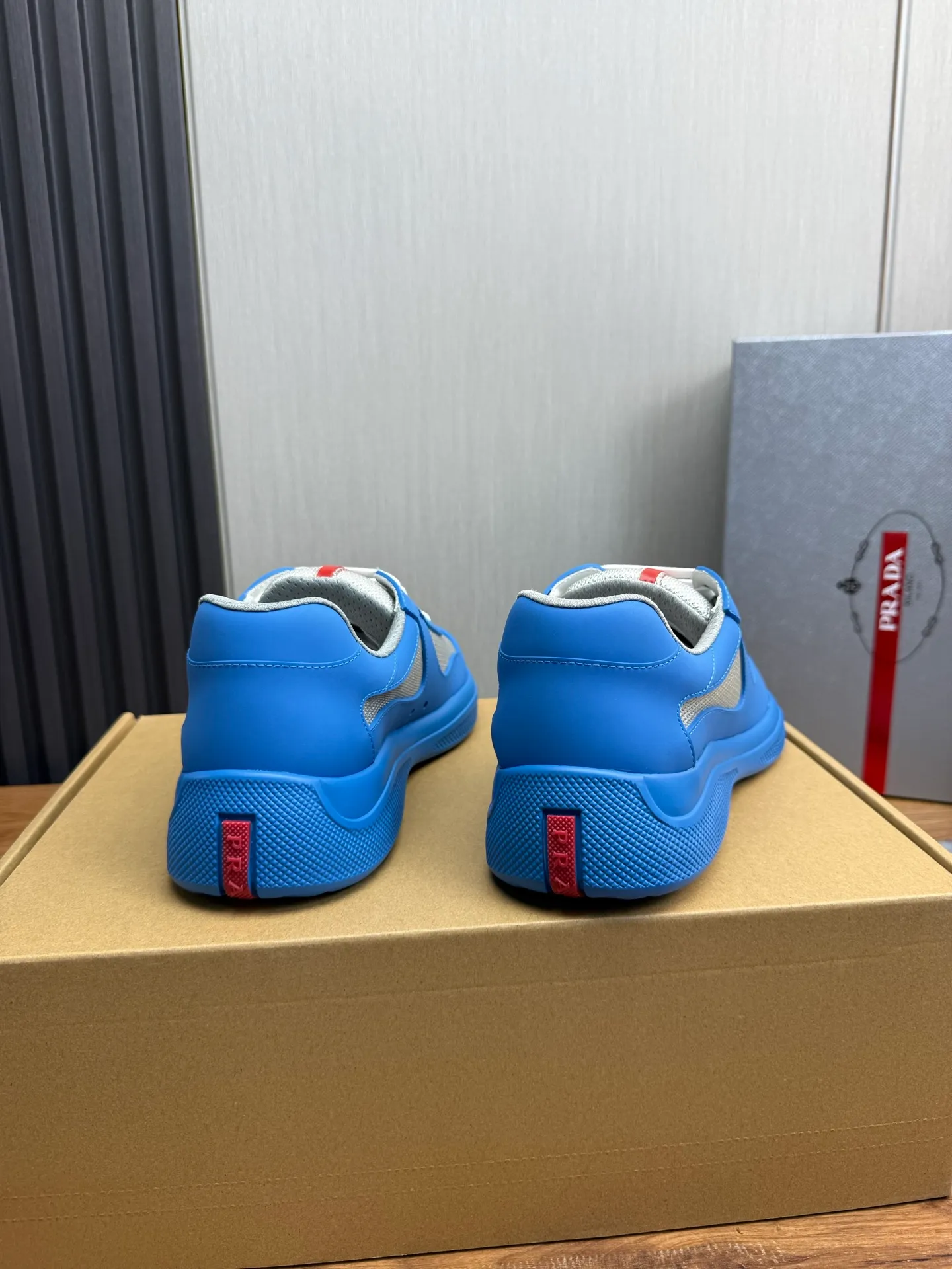 Men's shoes 640💰 [PRADA] Hot selling items🔥Must be recommended every day~~ Official website synchronized, 1:1 high quality shipments✔️ Imported cowhide fabric, rubber material + cowhide lining, original bottom, high-end airplane box packaging🎁 38-45 (38.45 custom-made, non-returnable)